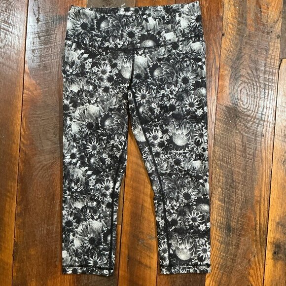 Lululemon Black White Floral Print Wunder Under Leggings Size 6 - Picture 7 of 8